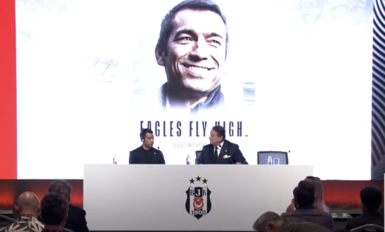 Beşiktaş, yeni Teknik Direktörü Giovanni van Bronckhorst Hasan Arat'ın bulunduğu basın toplantısıyla basına tanıtıldı.
