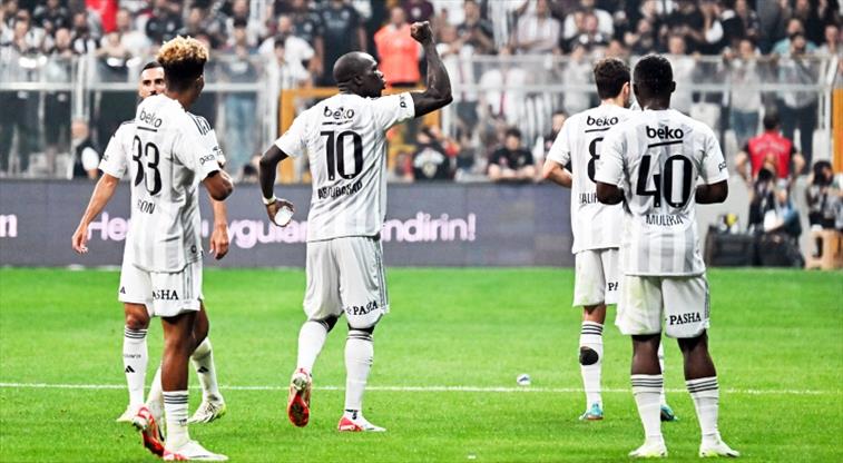 UEFA Konferans Ligi play-off turu rövanş maçında temsilcimiz Beşiktaş, Dinamo Kiev'i sahasında Vincent Aboubakar golüyle 1-0 mağlup ederek adını Konferans Ligi gruplarına yazdırdı.