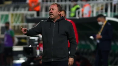 Sergen Yalçın Beşiktaş Denizlispor Maçı ardından basın toplantısında "Küçülmeye gitmiyoruz. Öyle bir niyetimiz yok." dedi.