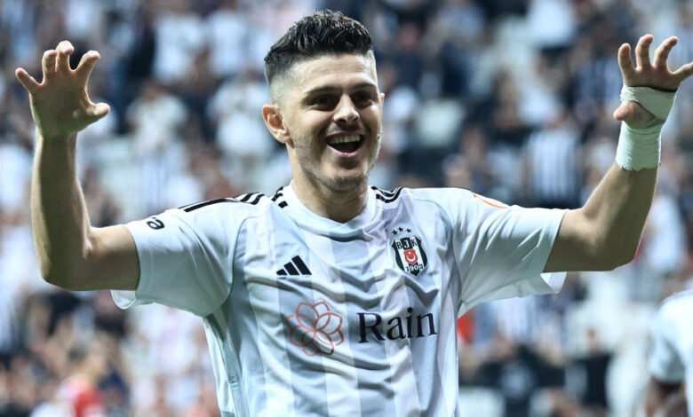 Beşiktaş, antrenmanda ağrı hissederek çalışmayı yarıda bırakan Milot Rashica'nın sağlık durumu hakkında açıklamada bulundu.