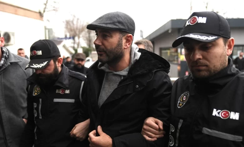 Aziz İhsan Aktaş liderliğindeki suç örgütünün rüşvetle ihale süreçlerini organize ettiği iddiasıyla başlatılan soruşturma kapsamında gözaltına alınan Beşiktaş Belediye Başkanı Rıza Akpolat sağlık kontrolünden geçirildi.