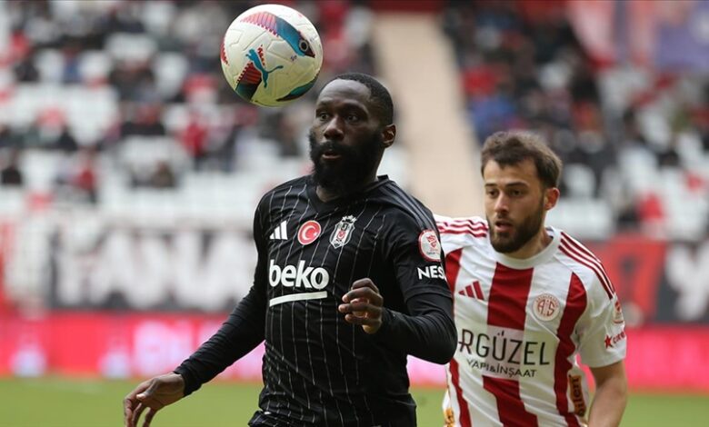 Beşiktaş, Ziraat Türkiye Kupası D Grubu üçüncü haftasında deplasmanda karşılaştığı Onvo Antalyaspor’u 2-1 mağlup ederek çeyrek finale yükseldi.