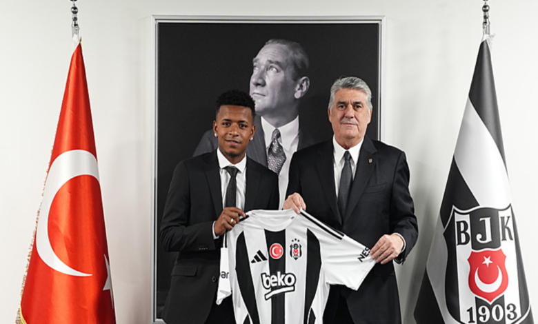 Serdal Adalı'nın transfer ettiği 18 yaşındaki Ekvadorlu Keny Arroyo'nun Beşiktaş'a maliyeti ise Transfermarkt verilerine göre vergiler hariç 10 milyon 220 bin euro olacak.