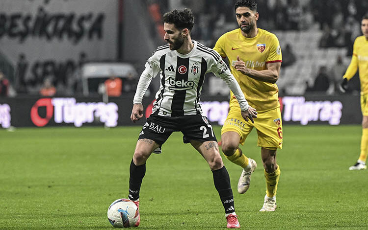 Beşiktaş, Süper Lig'in 26. haftasında konuk ettiği Bellona Kayserispor'u 2-0 mağlup ederek üst üste dördüncü galibiyetini aldı.